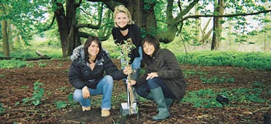 L to R Mandy Nicholls, Customer Service Manager, Banner Business Mary Pratt FREC Director Cocoabean, Jenna Barnes Temporaries Consultant Cocoabean
